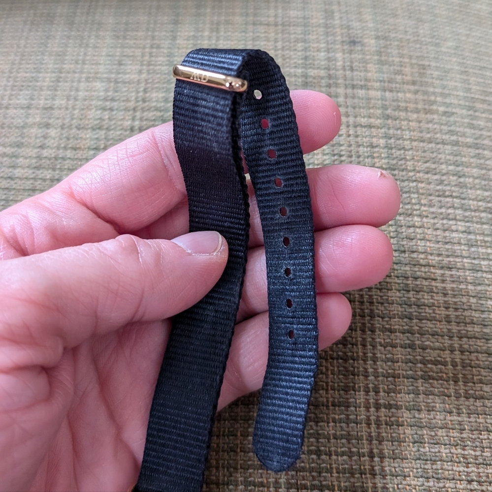 Daniel Wellington Petite Melrose watch - Picture 4 of 4